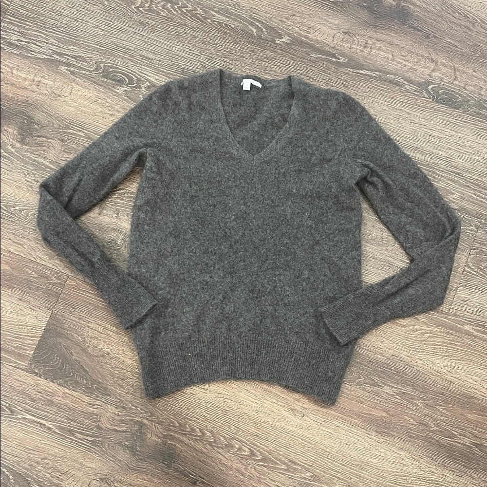 Halogen Charcoal V-Neck Sweater - small